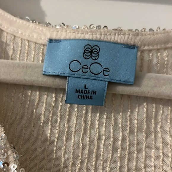 All over sequin short sleeve shirt perfect for the holidays .. - Picture 2 of 3